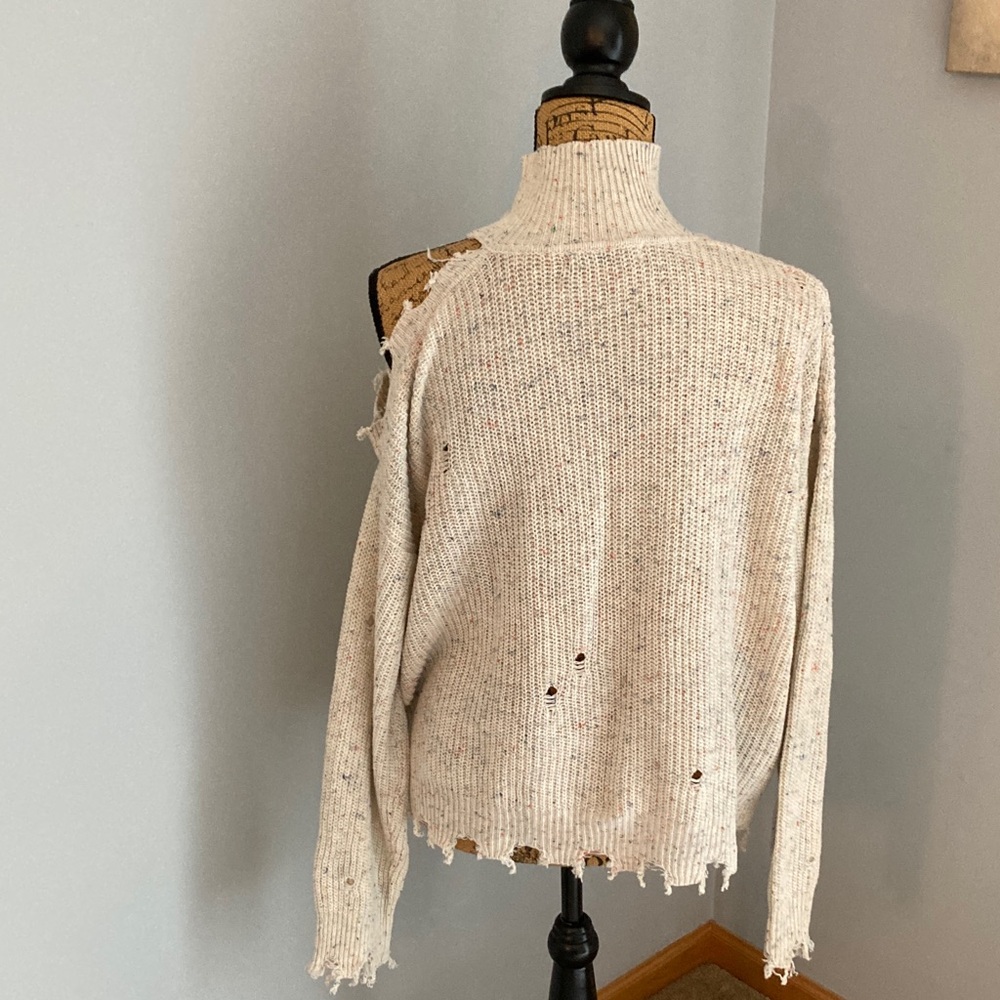 Cozy Cream Distressed Turtleneck Sweater No Size Tag - Picture 4 of 16